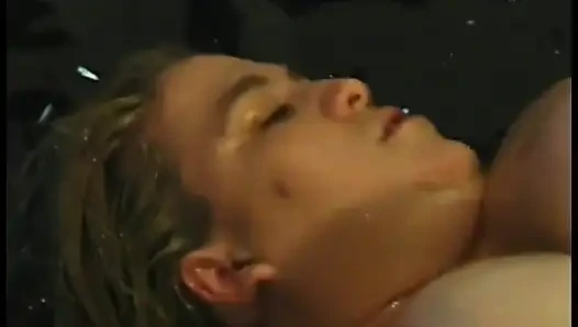 Eine geölte behaarte bBW fickt mit ihrem ficker