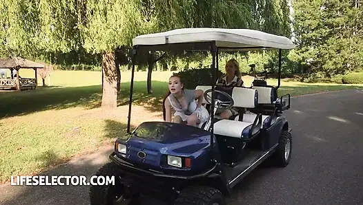 Megan Murkovski und Jessie Ames Golfplatzverführung