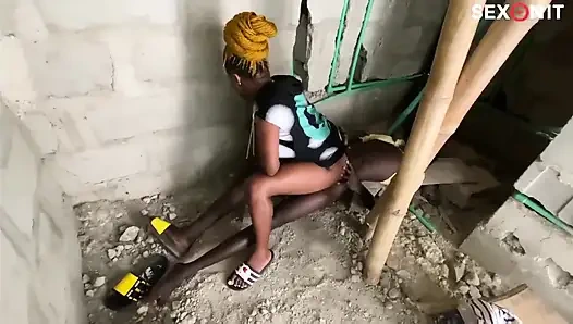 Я Трахнул Агента По Недвижимости В Незавершенном Здании