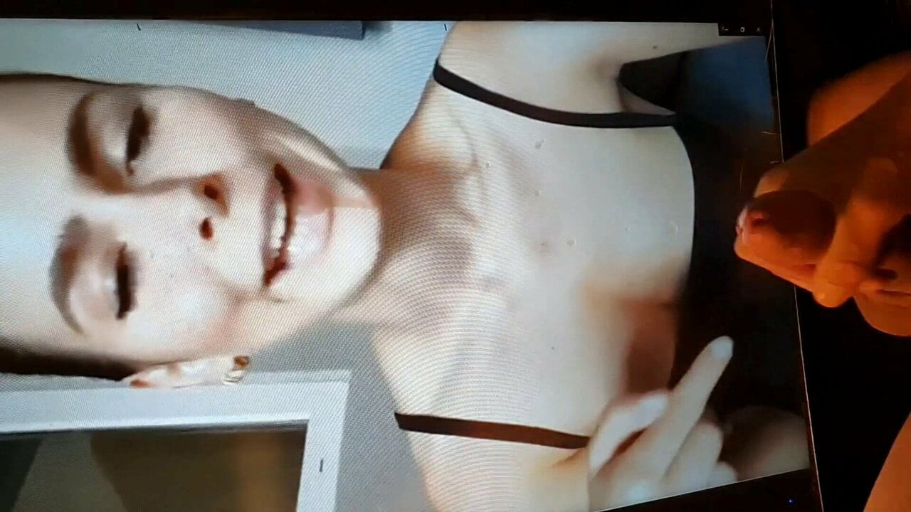 lena auf den mund gewixt slow mo
