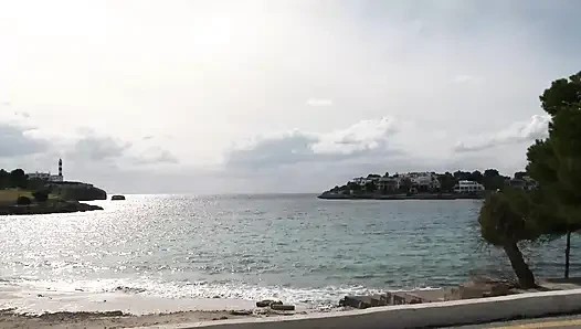 Трах у бассейна на улице для молодой русской тинки с сиськами