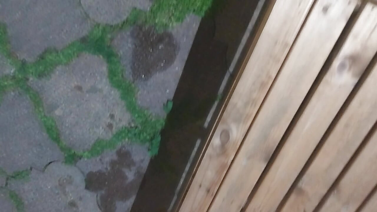 Mokré džíny, nemůžu podržet, jak čůrám, když se dotýká mého ptáka