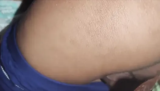 Desi bhabi mit ihrem ehemann in den flitterwochenächten