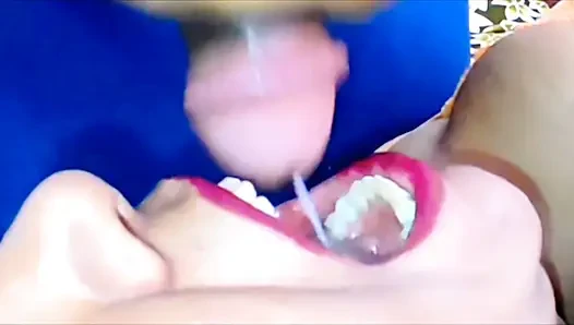 Bhabhi India pengisap kontol muncrat di mulut