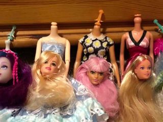 Barbie and friends lose their heads