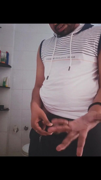 Momento chiave dal "Guardare scopare cazzo porno a casa da solo e poi fare pipì a lungo"