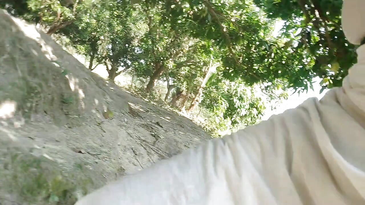 Panjabi Desi boy forest outdoor handjob
