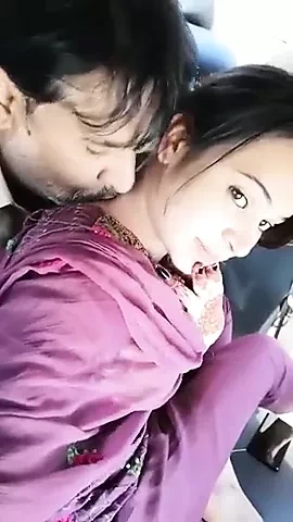 Lãng mạn trong xe hơi