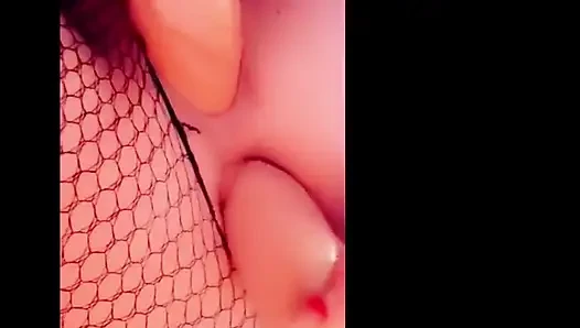 Kırbaç amcık götte dildo parmaklıyor