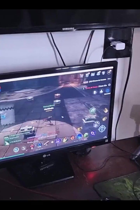 Oynarken dikkatim dağıldı ve beni yakaladı!