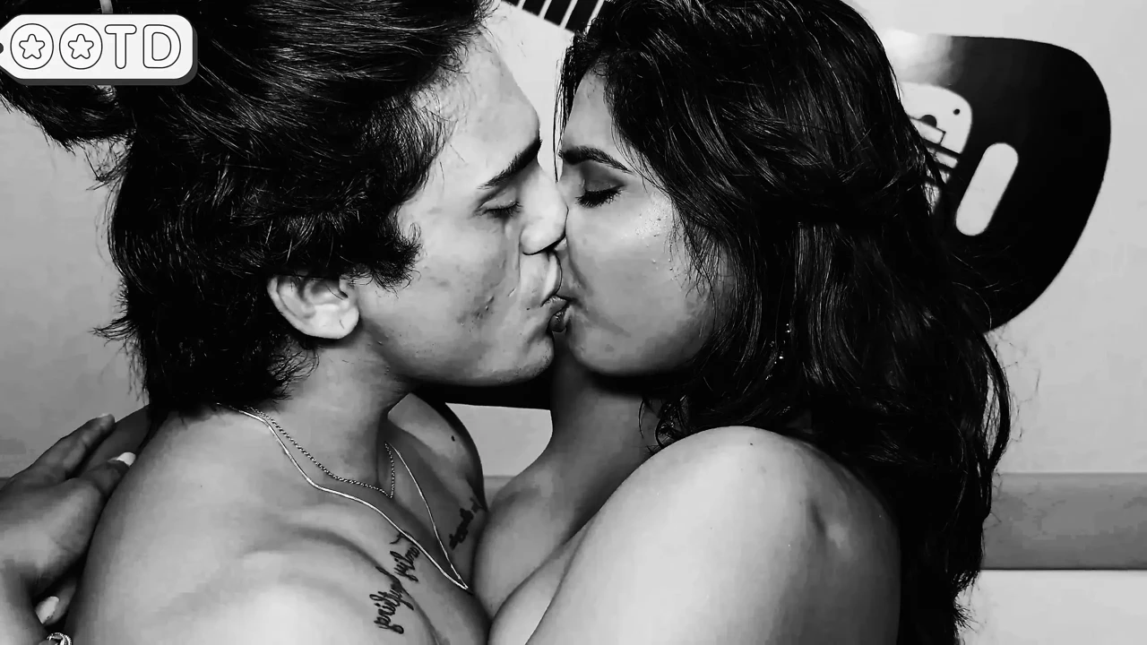 Akash ve Tejaswini'nin sert ağzı mende