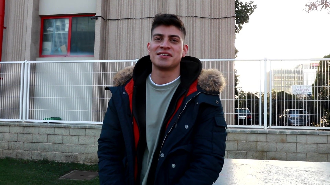 Annie在街上被抓