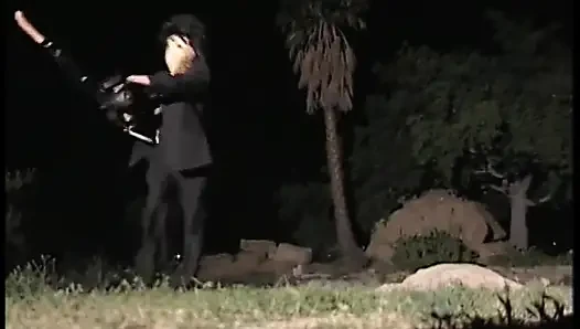 İri göğüslü genç kız ters kovboy kız rolünü oynamak istiyor
