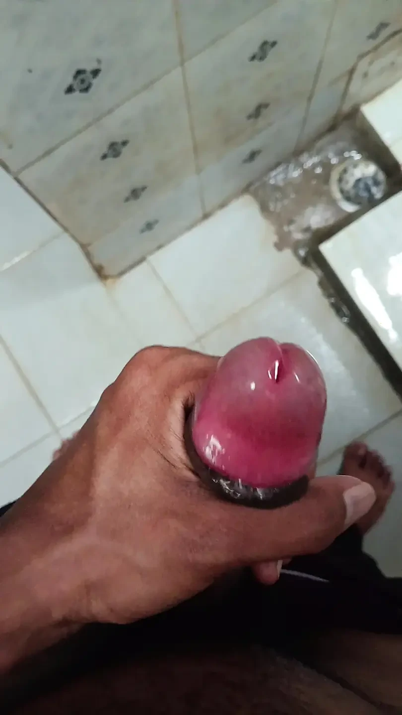 Masturbating, Young guy here for ladies