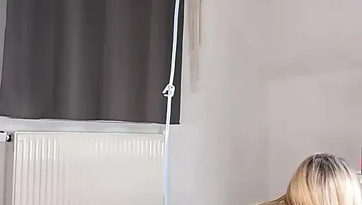 Поздравляю тебя с Днем Святого Валентина. Надеюсь, мое видео принесет вам много любви. Я был поражен тем, как быстро сумка с клизмой была пустой.