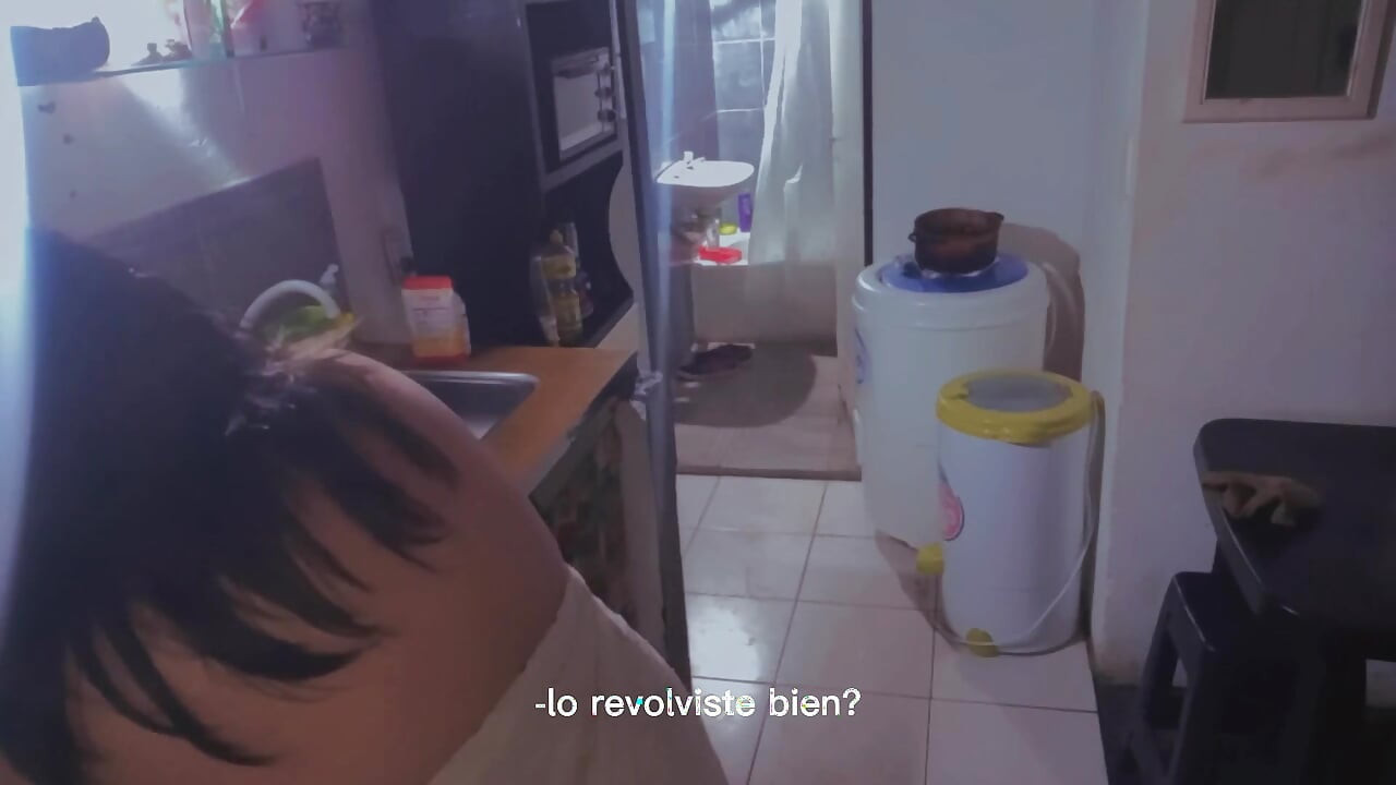 Pelea de almohadas - sub historia española de Argentina entre amigos