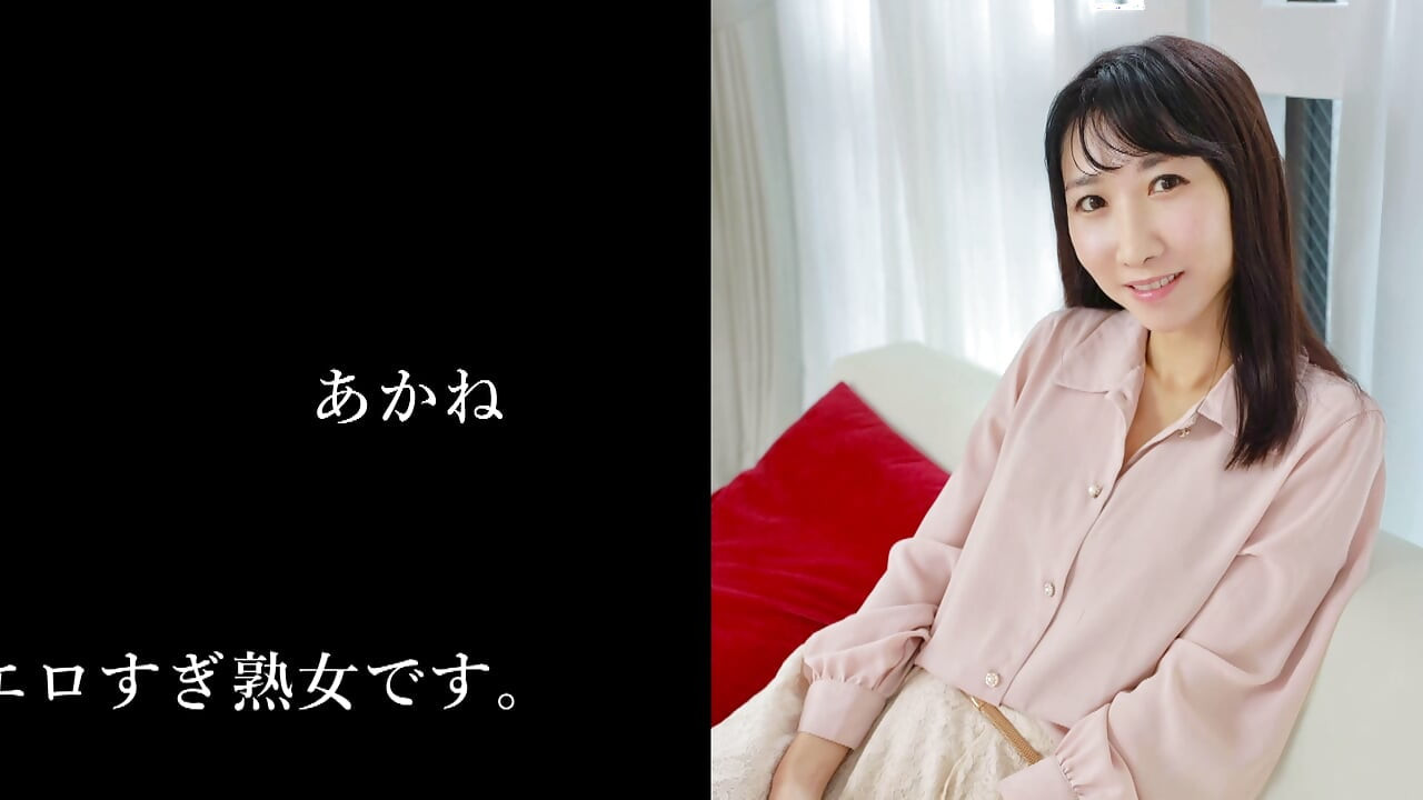 H091F04 A slender mature woman with a pure and quiet face recently got hooked on a young on a matching app, got carried away, and ended up having sex with a young male actor in an AV!