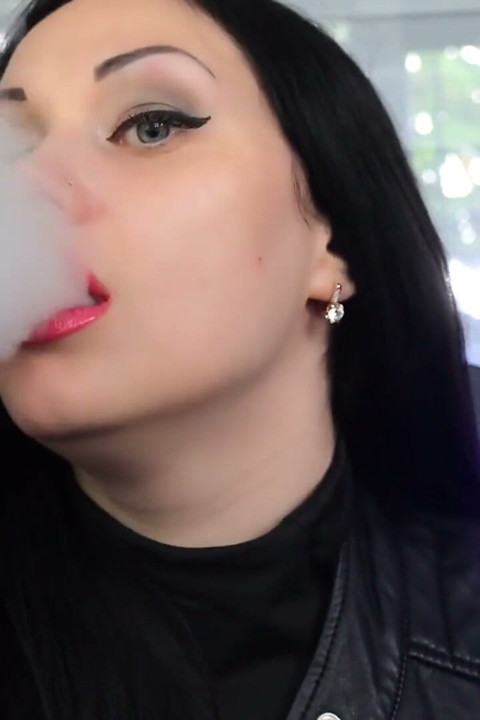 Komm zu meiner großen rosa verführung und großem hookah-rauch!