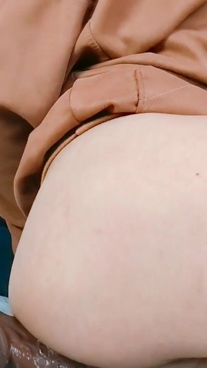 Elle saute sur une bite noire | Clip 1