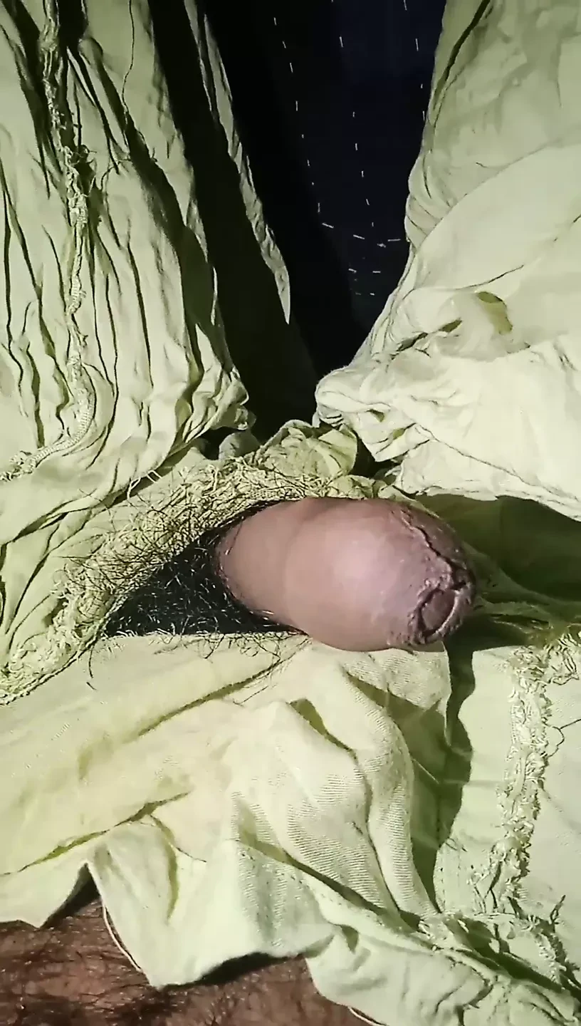 Veliko dupe je otkriveno i prodirano dildom