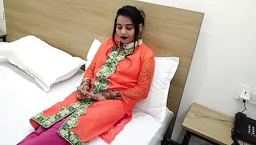 Üvey kız kardeş üvey oğlunun üvey oğluyla sert seks yapıyor