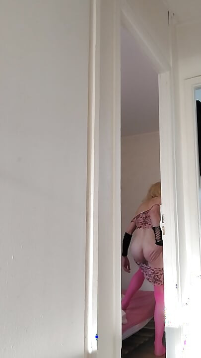 Στο Naughty Blonde And Pink (Μέρος 3)