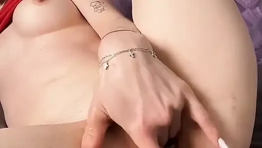 Розовый