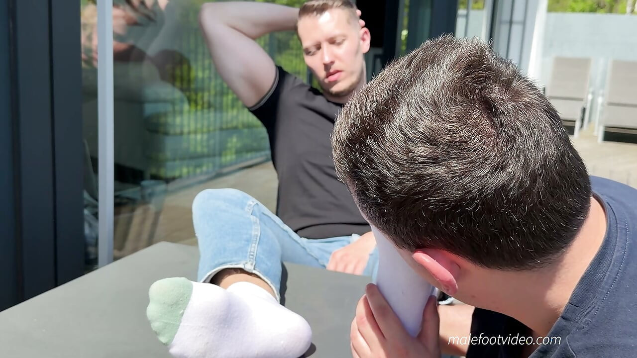 Hot Balcony Worship: Servicing Nicolas’s Sweaty Soles Under the Sun