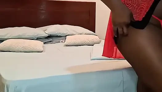 Я обожаю тверкать и трахаться с моим бойфрендом.