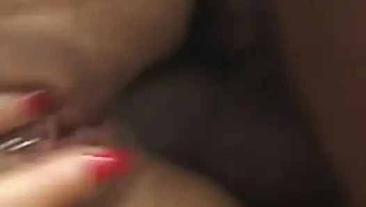 Муж делится своей горячей женой