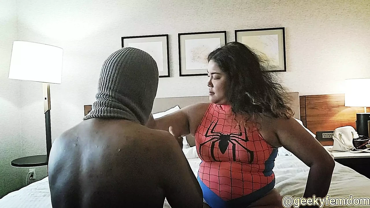 Spider Woman Muscle and Foot Worship