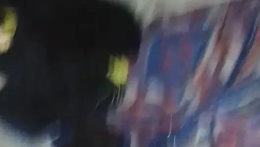 Azgın boğa karımın amını sikiyor.