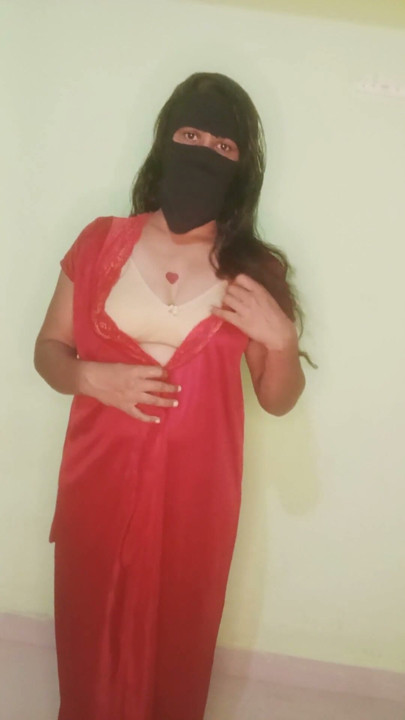 Desi Indian Tamil girl Seduced show her body | Clip 1
