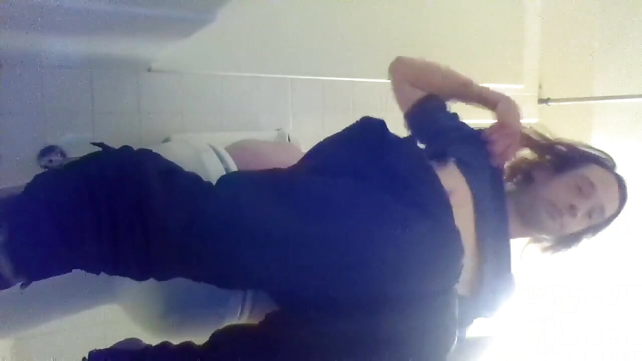 Siedząc w mojej toalecie: Frothy Cumshots, Cum-eating and Cum-play