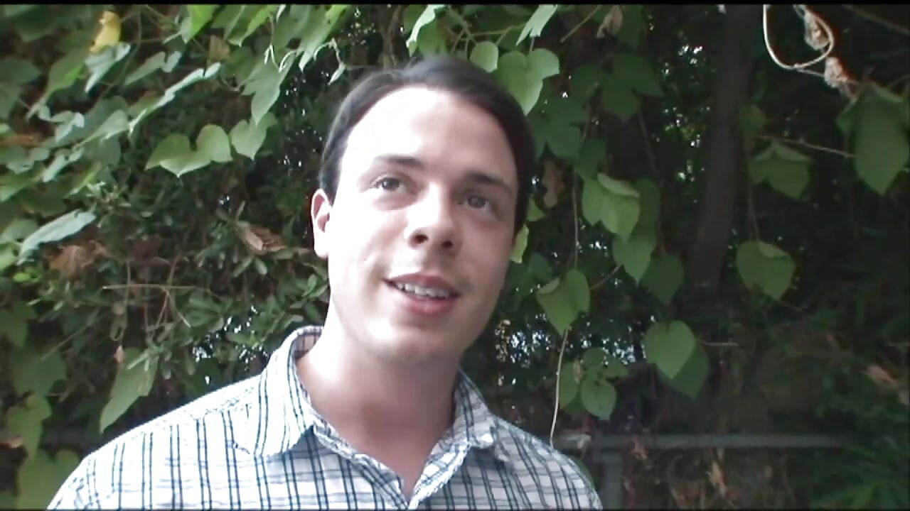 A dögös barna igazi hatalmas faszt kóstol