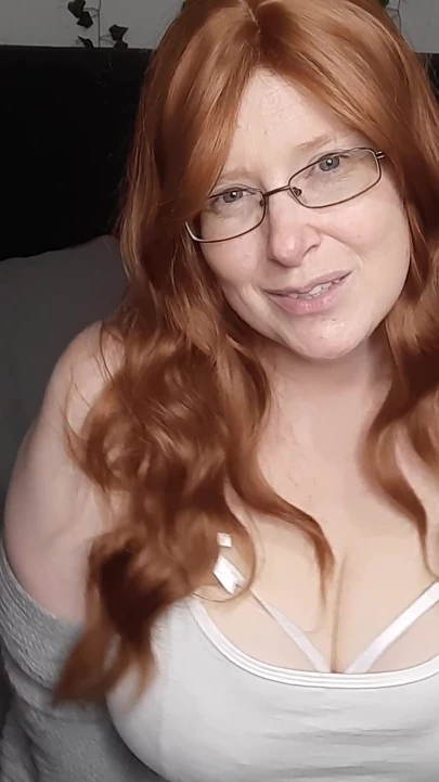 把你的乳霜喷到我的眼镜上