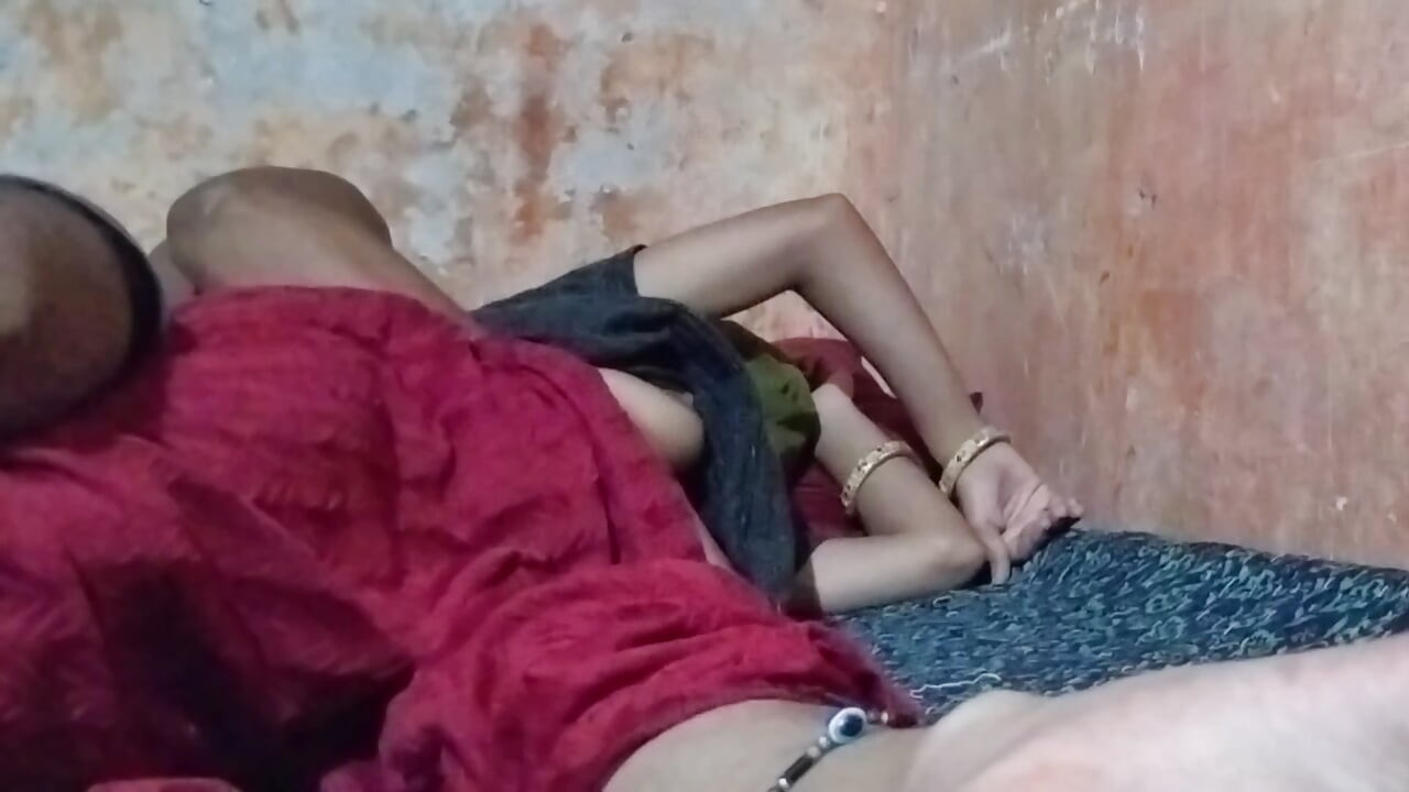 Bimar Gharwali Ki Mari Chut