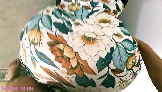 Alleinerziehende Mutter drängt meinen Schwanz