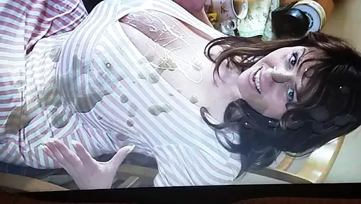 Milena velbas tam göğüsleri püskürtülür. boşalmak haraç