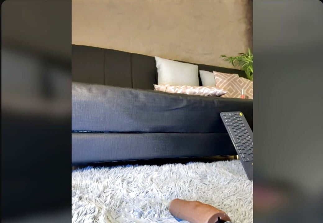 Esta máquina fode melhor do que o meu marido