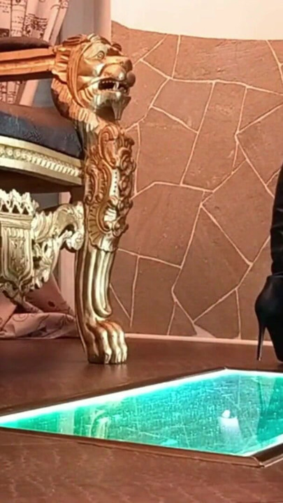 내 부츠를 깨끗하게 만드기 | 흑인 대물 자지와 섹스하는 흑인 대물