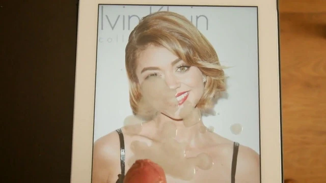 Cum on Sarah Hyland - november 2015