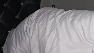 Podstępna macocha ręczna robota pasierbica syn kutas w łóżku w lipcu