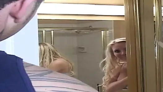 Heiße MILF Fickt Gerne Fremde Männer