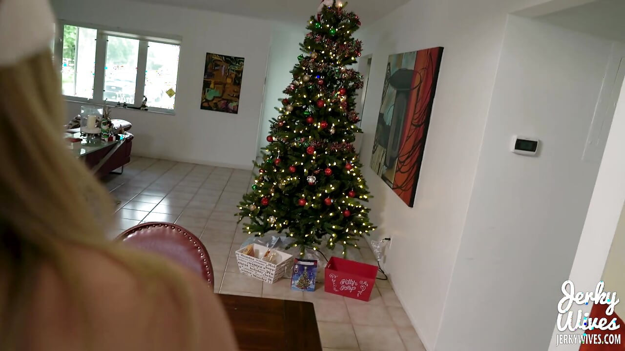 Cory Chase en preñada navideña para madrastra