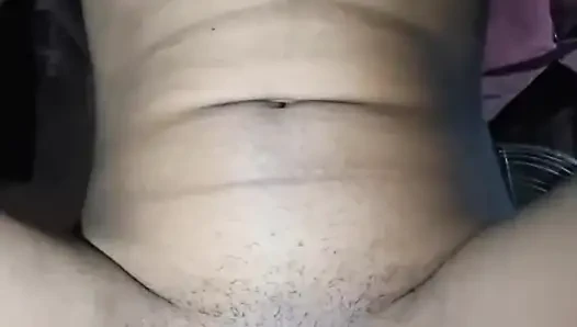 Zum ersten mal in den kleinen arsch steckte Sophia 8 zoll schwanz in ihren arsch und ihre muschi und entleerte das wasser