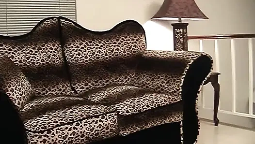 Kızıl saçlı erkek delisi ağzına biraz sıcak boşalmak istiyor!