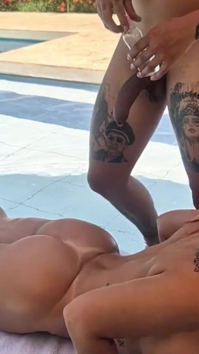 Hardcore outdoor sex at the resort with the bigdicked waiter - Dani Clark & Alejandra Palacios | Clip 2