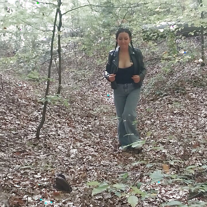 공원에서 블로우잡하고 사정하기