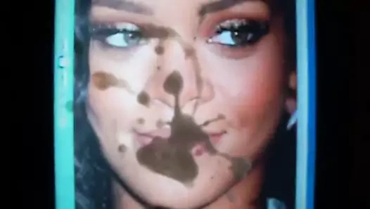 Rihanna 4